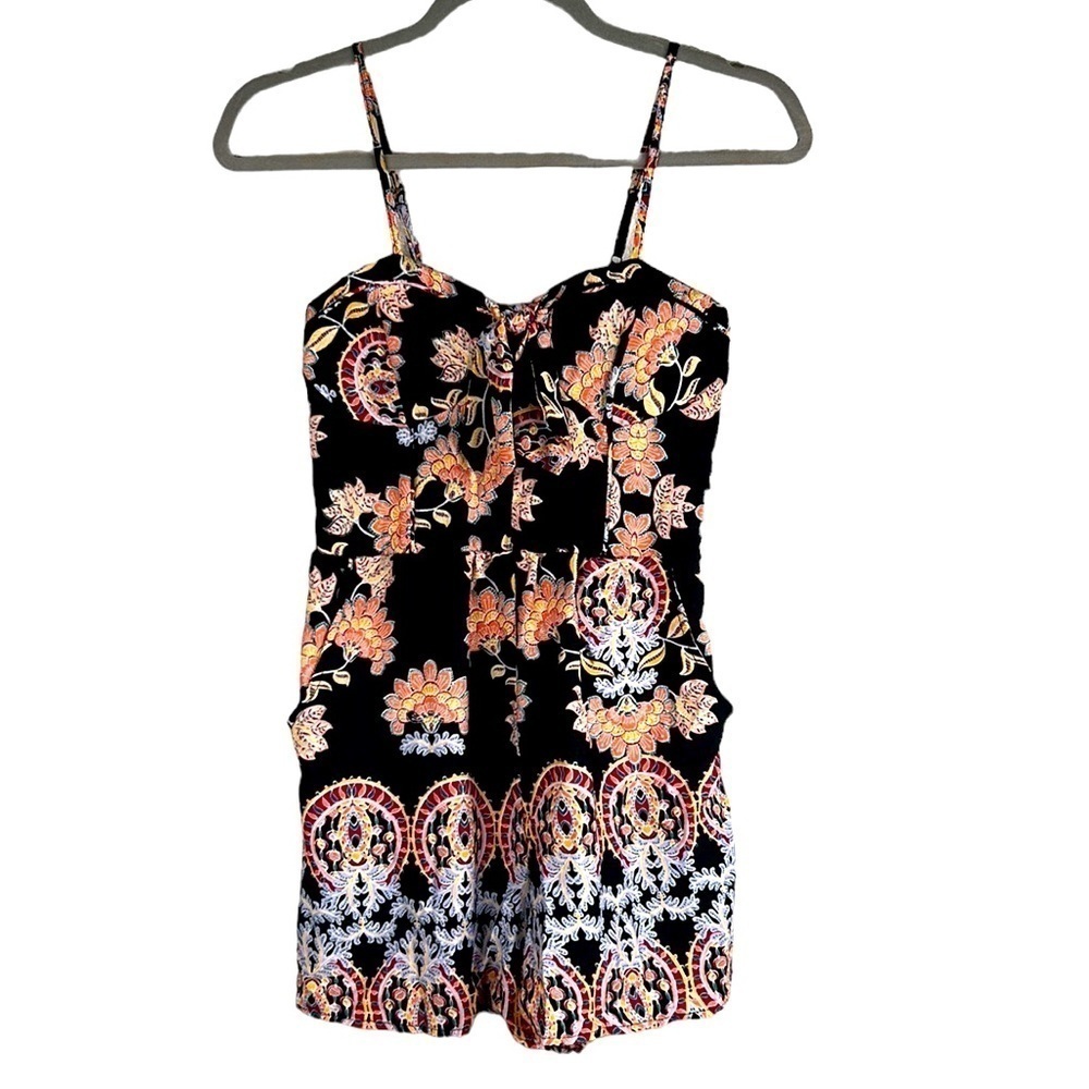 About A Girl Black Floral Smocked Spaghetti Strap Romper Shorts Size Small